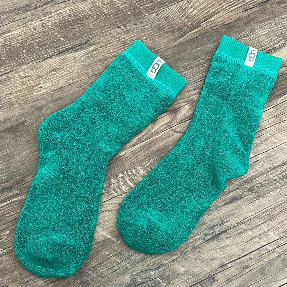 UGG Kelly Green Terrycloth Crew Socks🥦 - Picture 1 of 4
